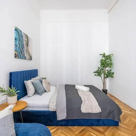Stylish & Charming Cozy By Prestige Homes * Budapeste