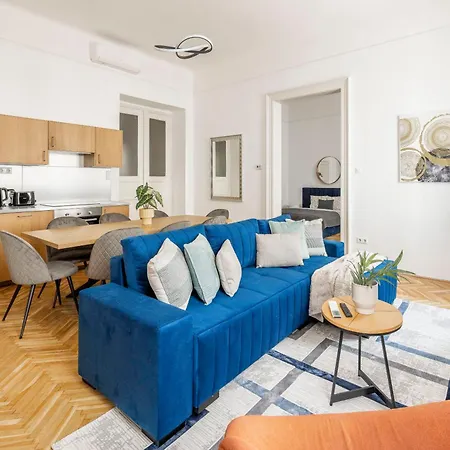 Stylish & Charming Cozy By Prestige Homes Budapeste