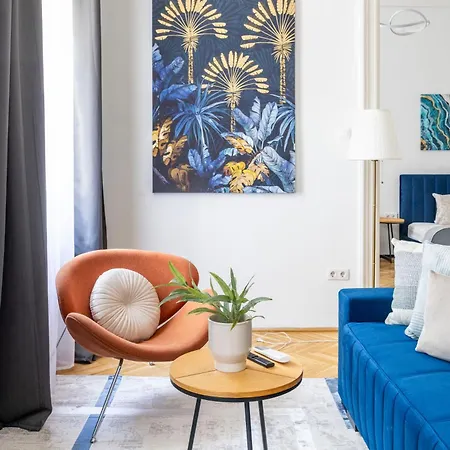 Stylish & Charming Cozy By Prestige Homes Daire