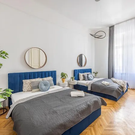 Апартаменты Stylish & Charming Cozy By Prestige Homes